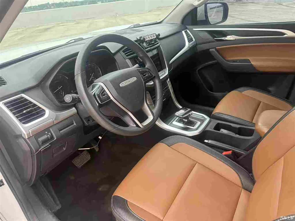 Maxus T70, 2023 4