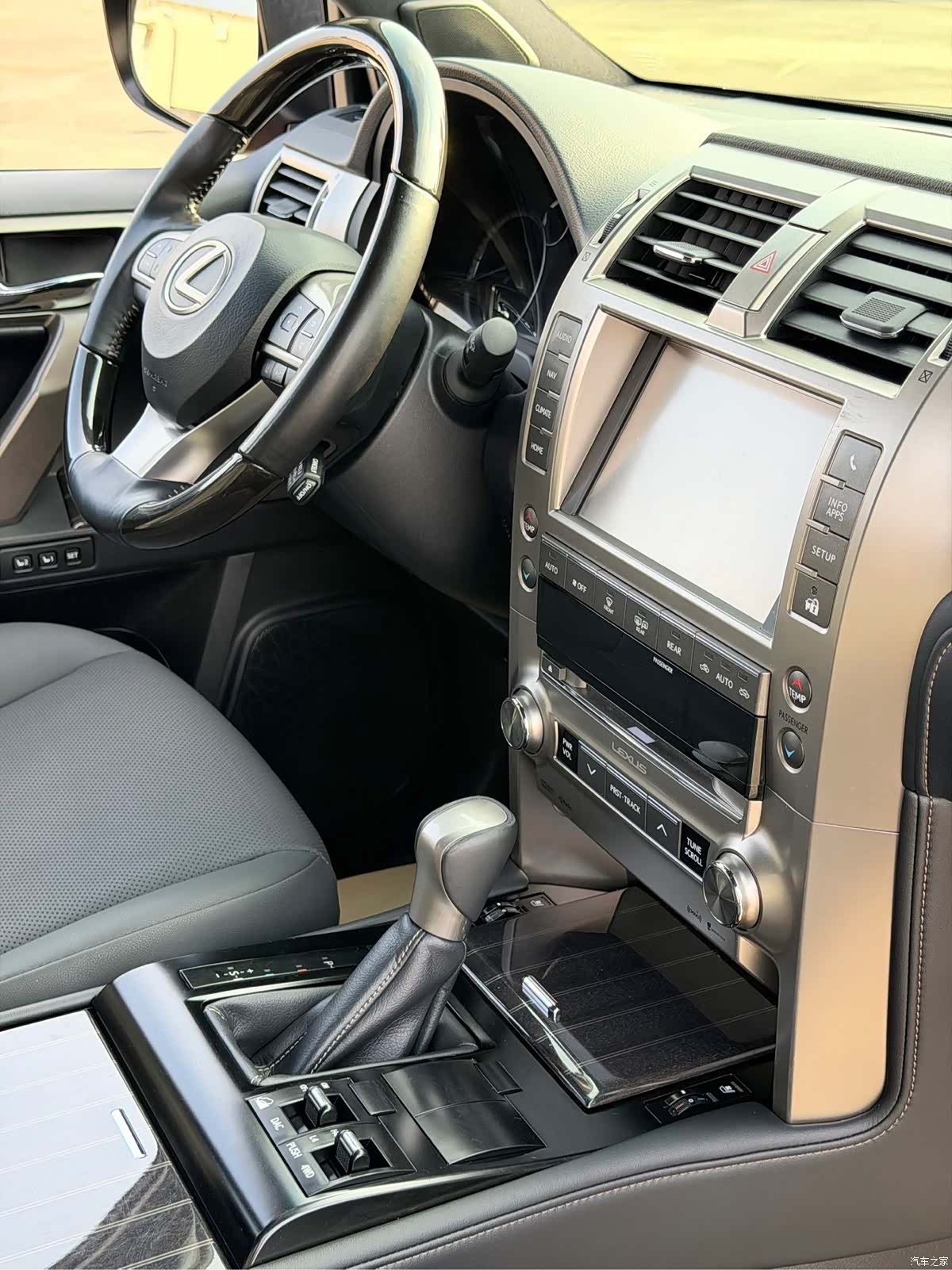 Lexus GX, 2022 8