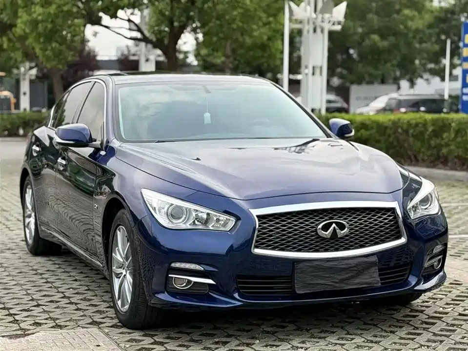 Infiniti Q50L
