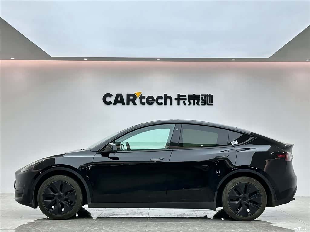 Tesla Model Y, 2023 2