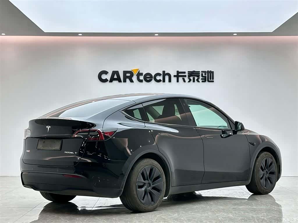 Tesla Model Y, 2023 все фото