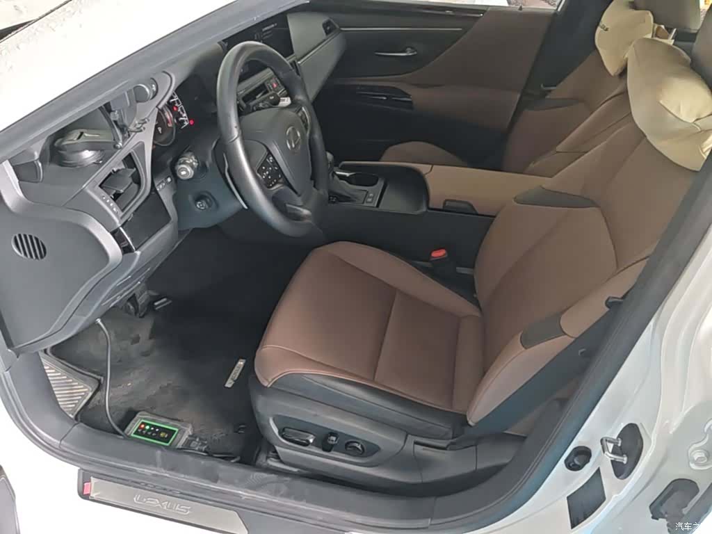 Lexus ES, 2024 15