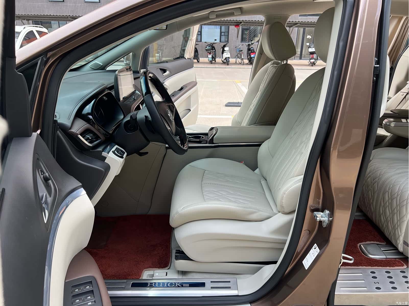 Buick GL8, 2020 6