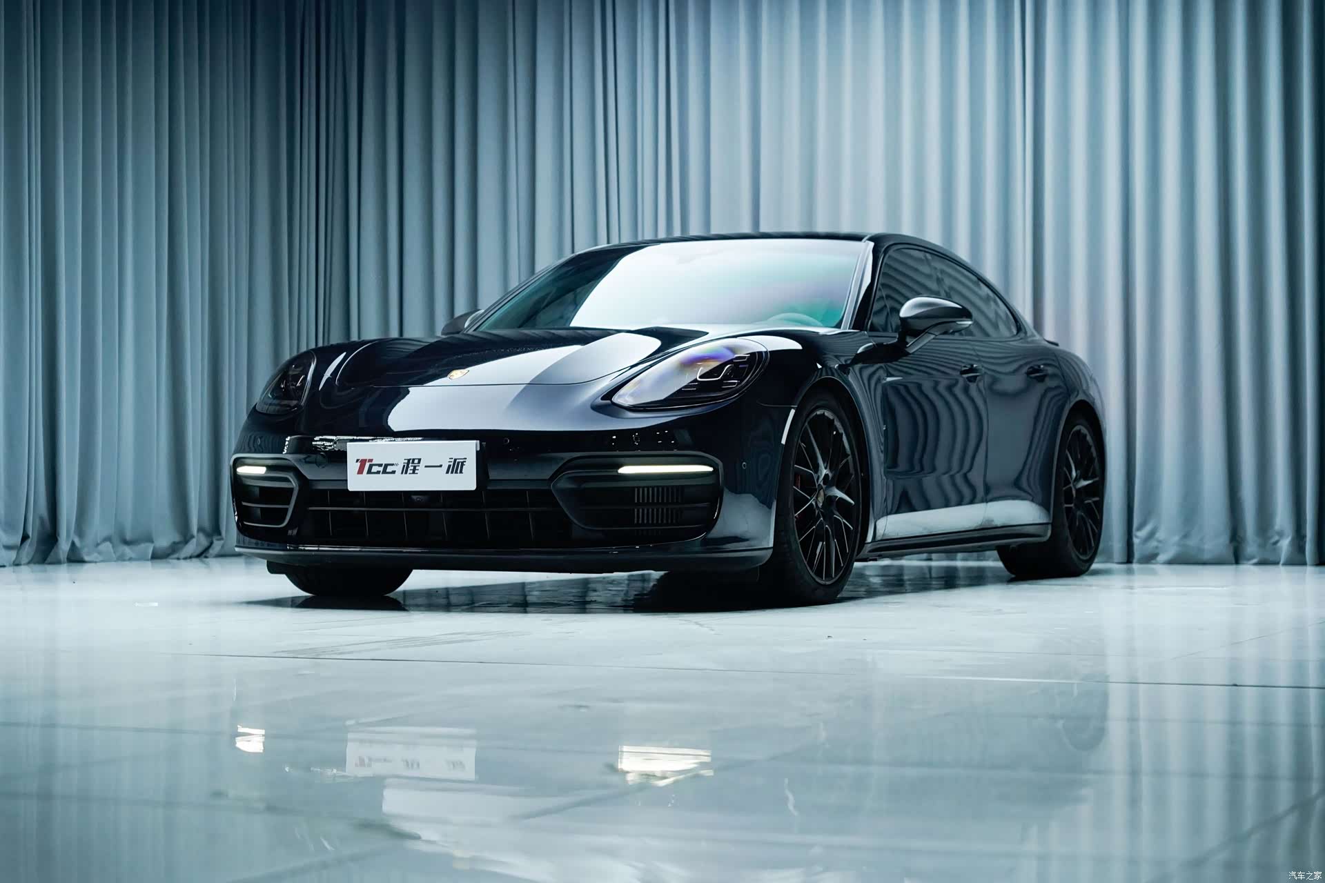 Porsche Panamera, 2022 2