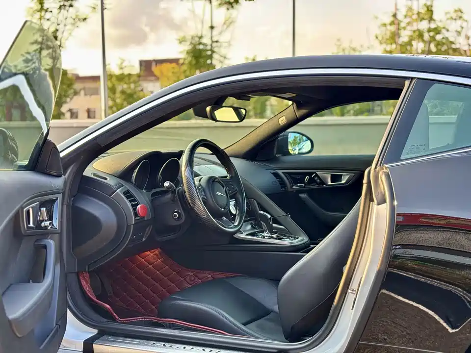 Jaguar F-TYPE