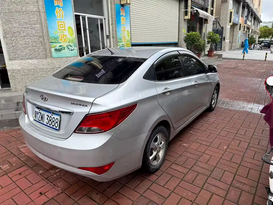Hyundai Rena