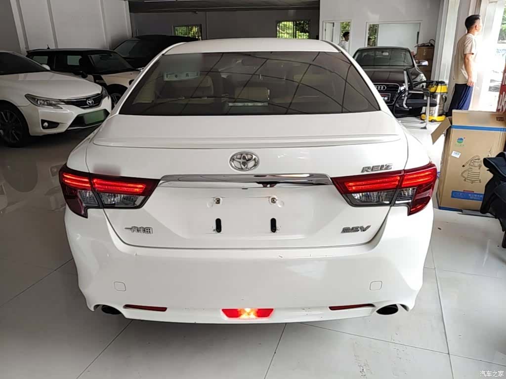 Toyota 2.5V, 2016 6