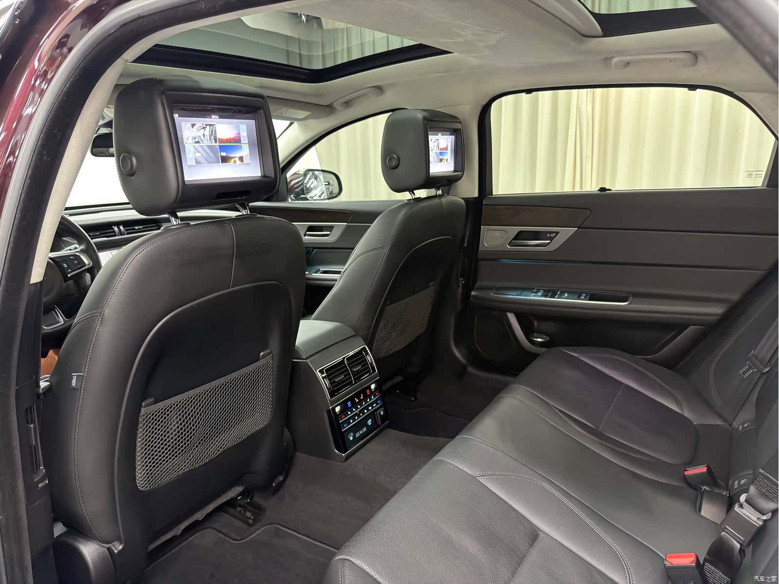 Land Rover XFL, 2018 13
