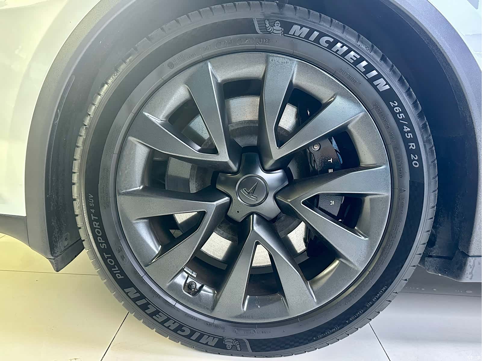 Tesla Model X, 2023 15