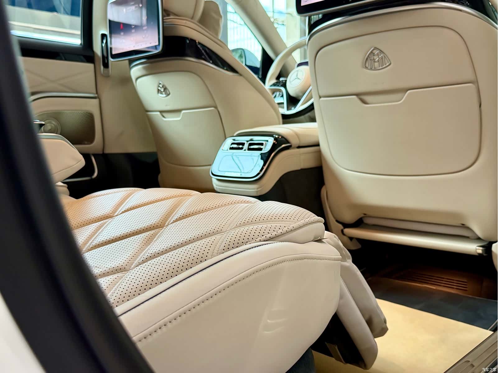 Maybach S-Class, 2024 35