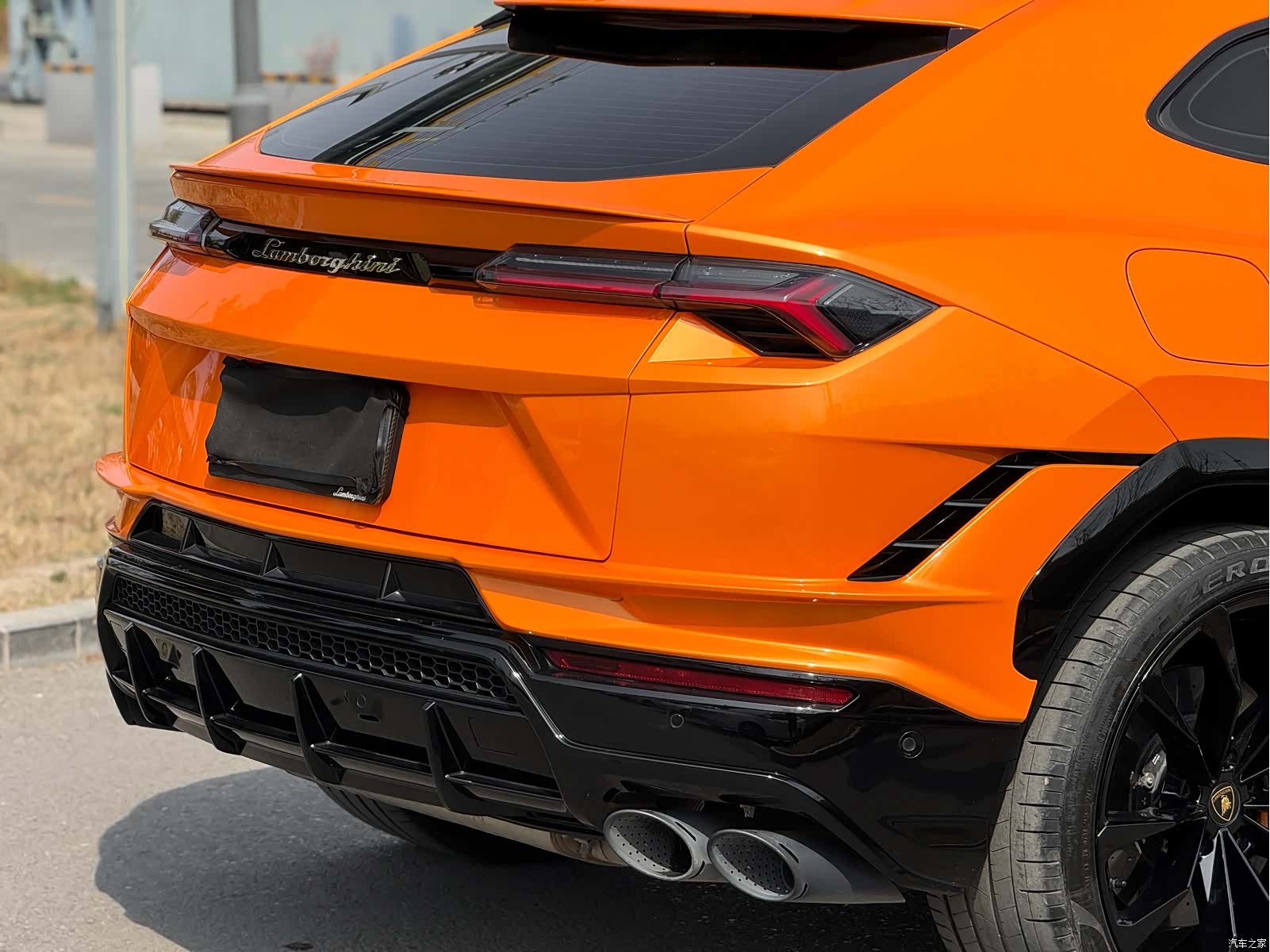 Lamborghini Urus, 2023 17