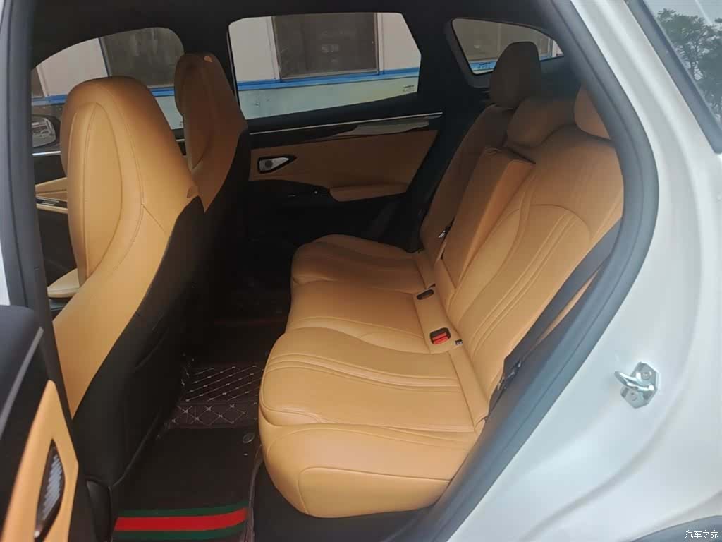 Geely Galaxy L7, 2023 13