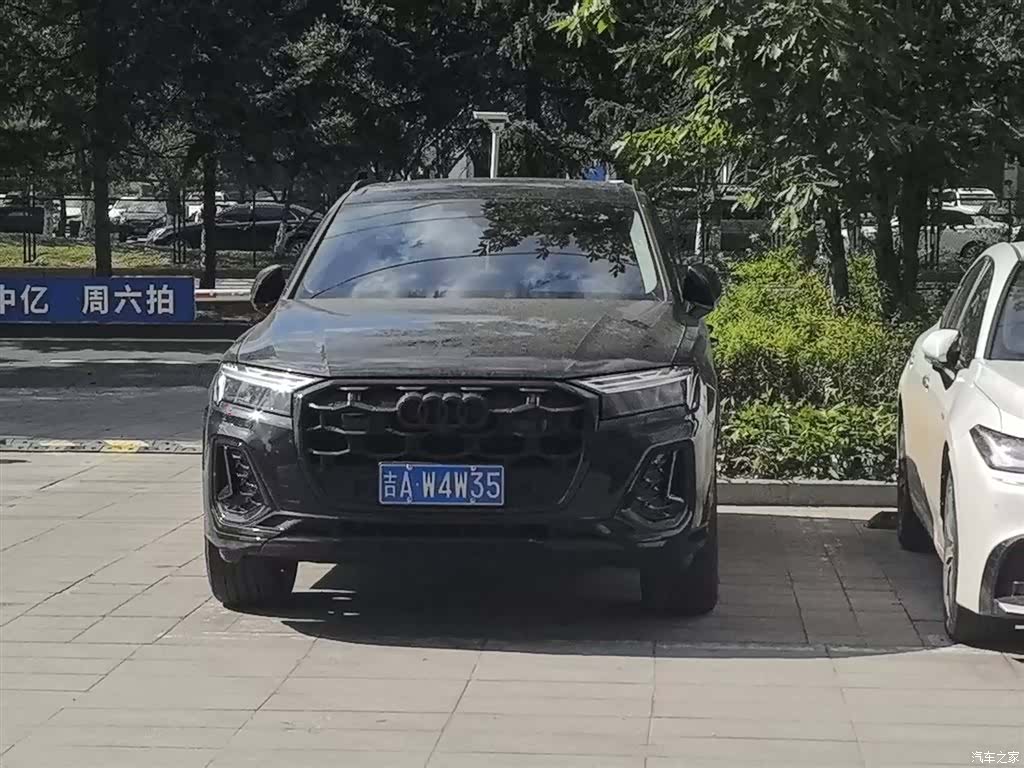 Audi Q7, 2024 3
