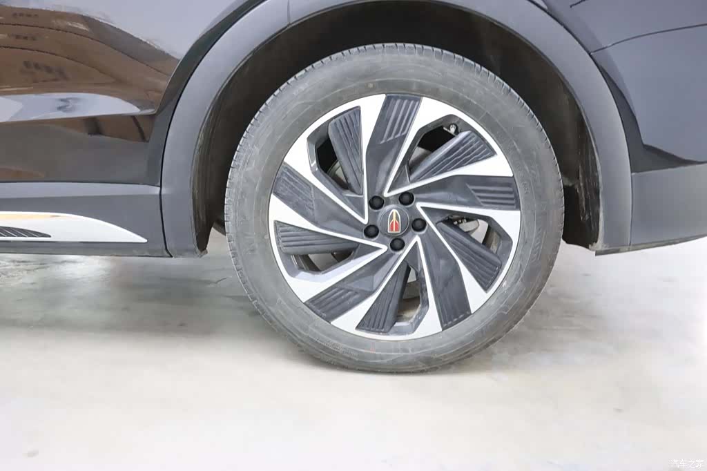 Hongqi HS7, 2024 32