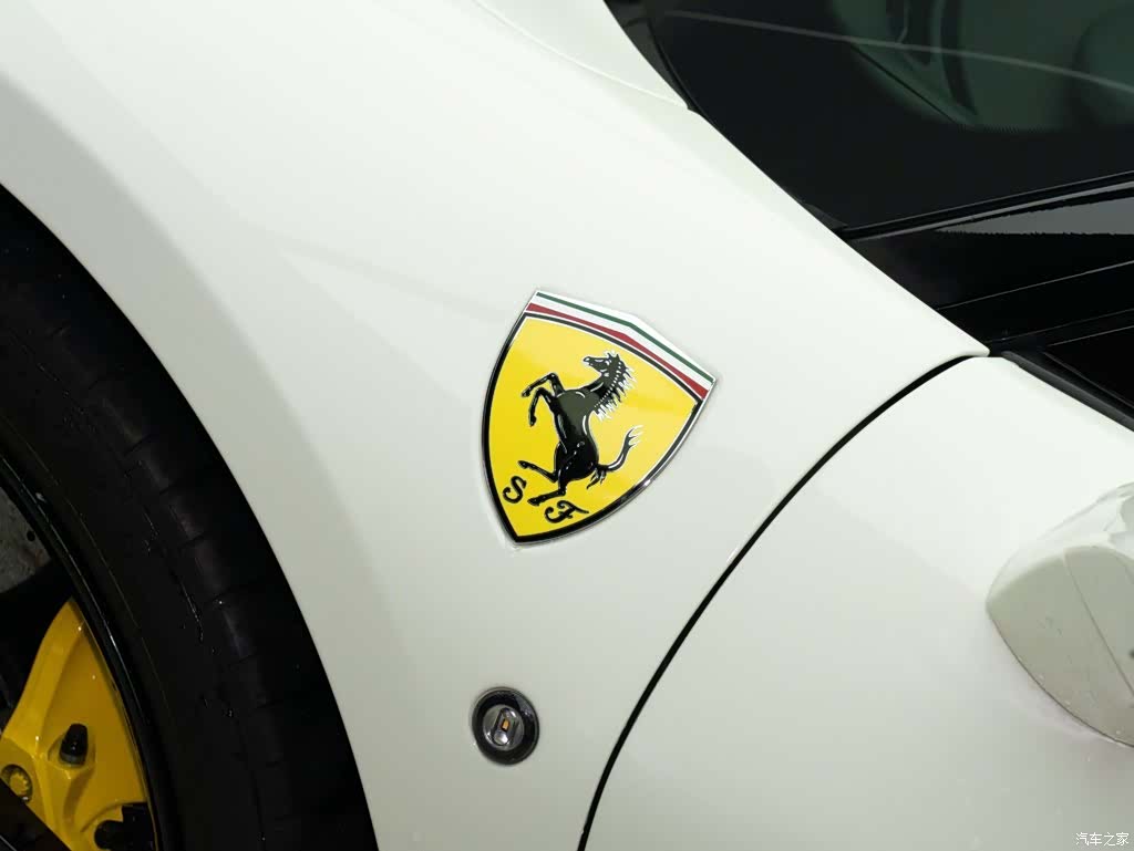 Ferrari F8, 2021 все фото