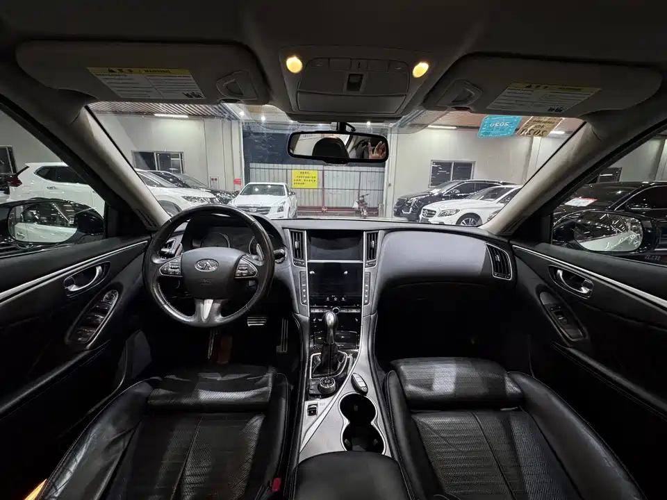 Infiniti Q50L