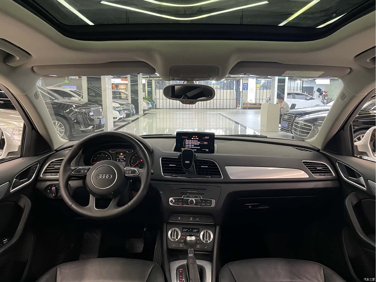 Audi Q3, 2014 12