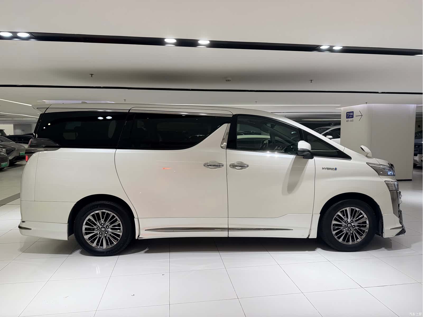 Toyota Vellfire, 2021 18