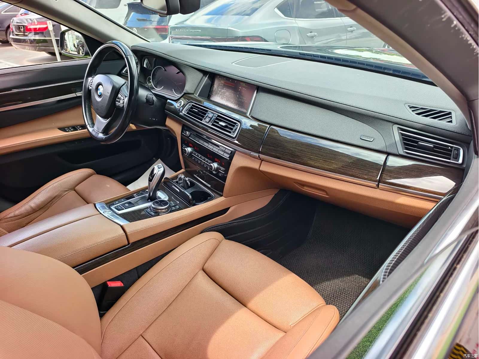 BMW 7 Series, 2013 21