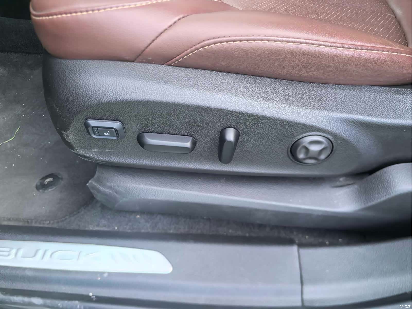 Buick Envision Plus, 2021 7