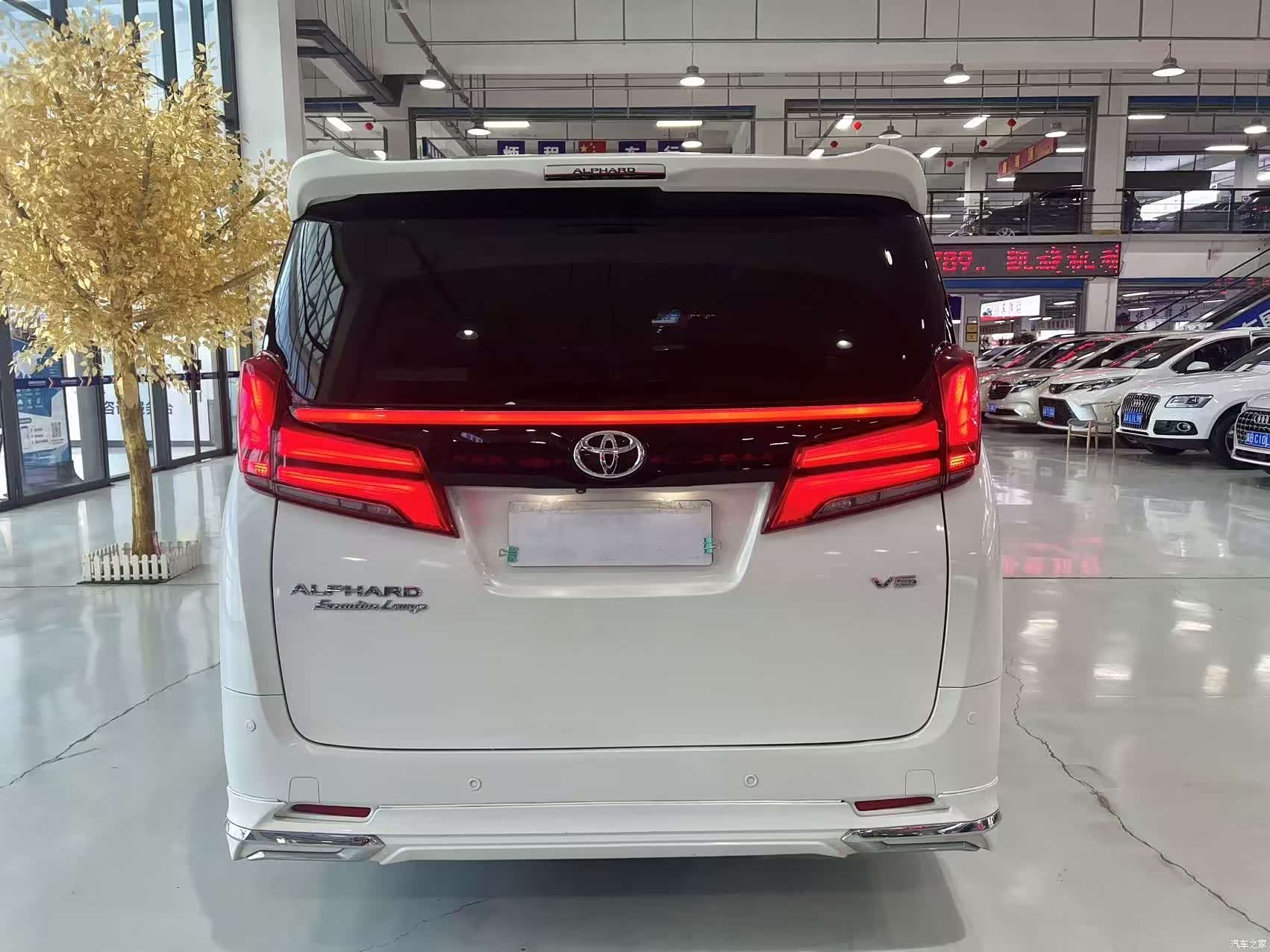 Toyota Alphard, 2017 4