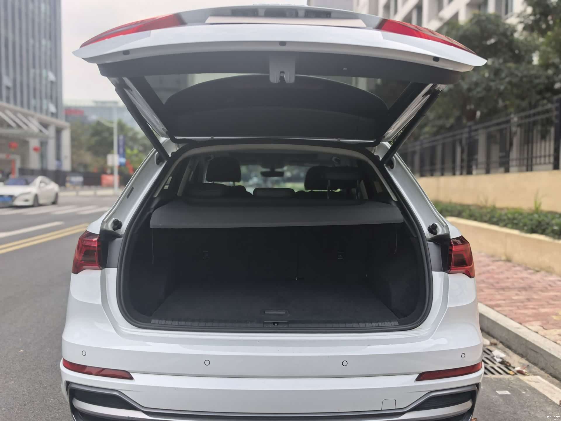 Audi Q3, 2022 10
