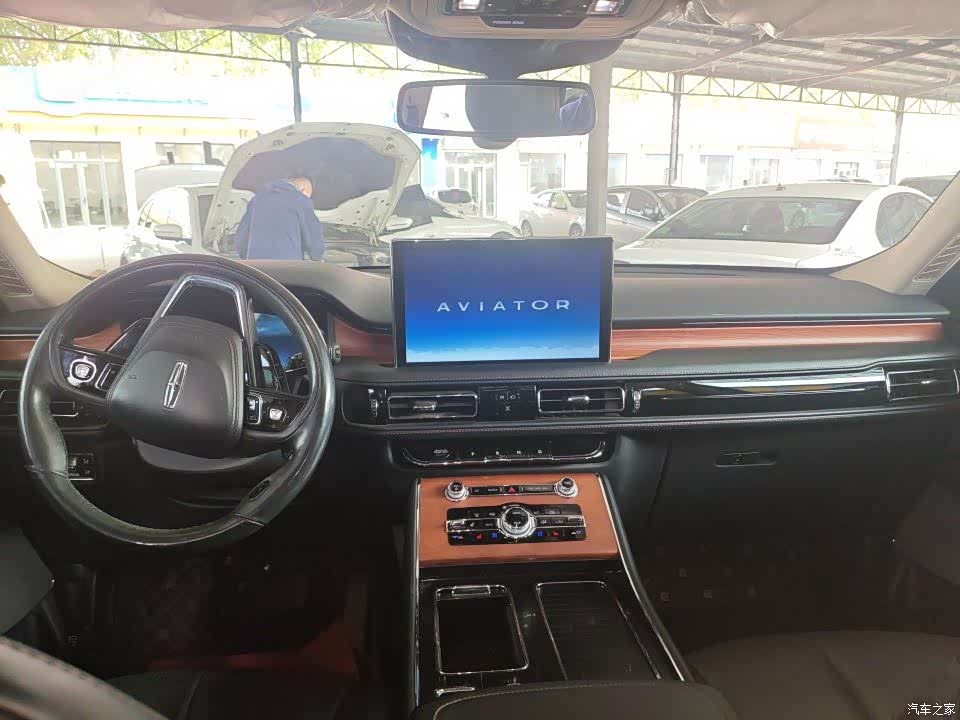 Lincoln Aviator, 2022 все фото