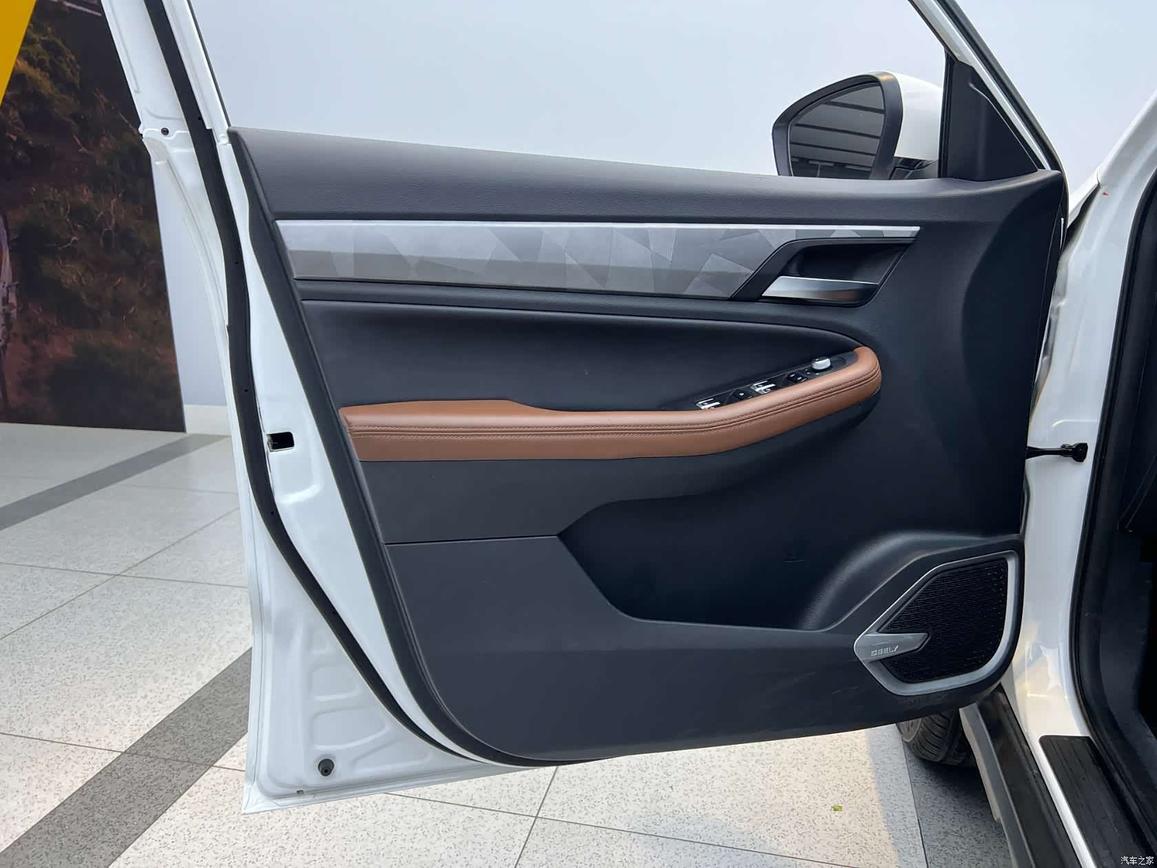 Geely X6, 2022 11