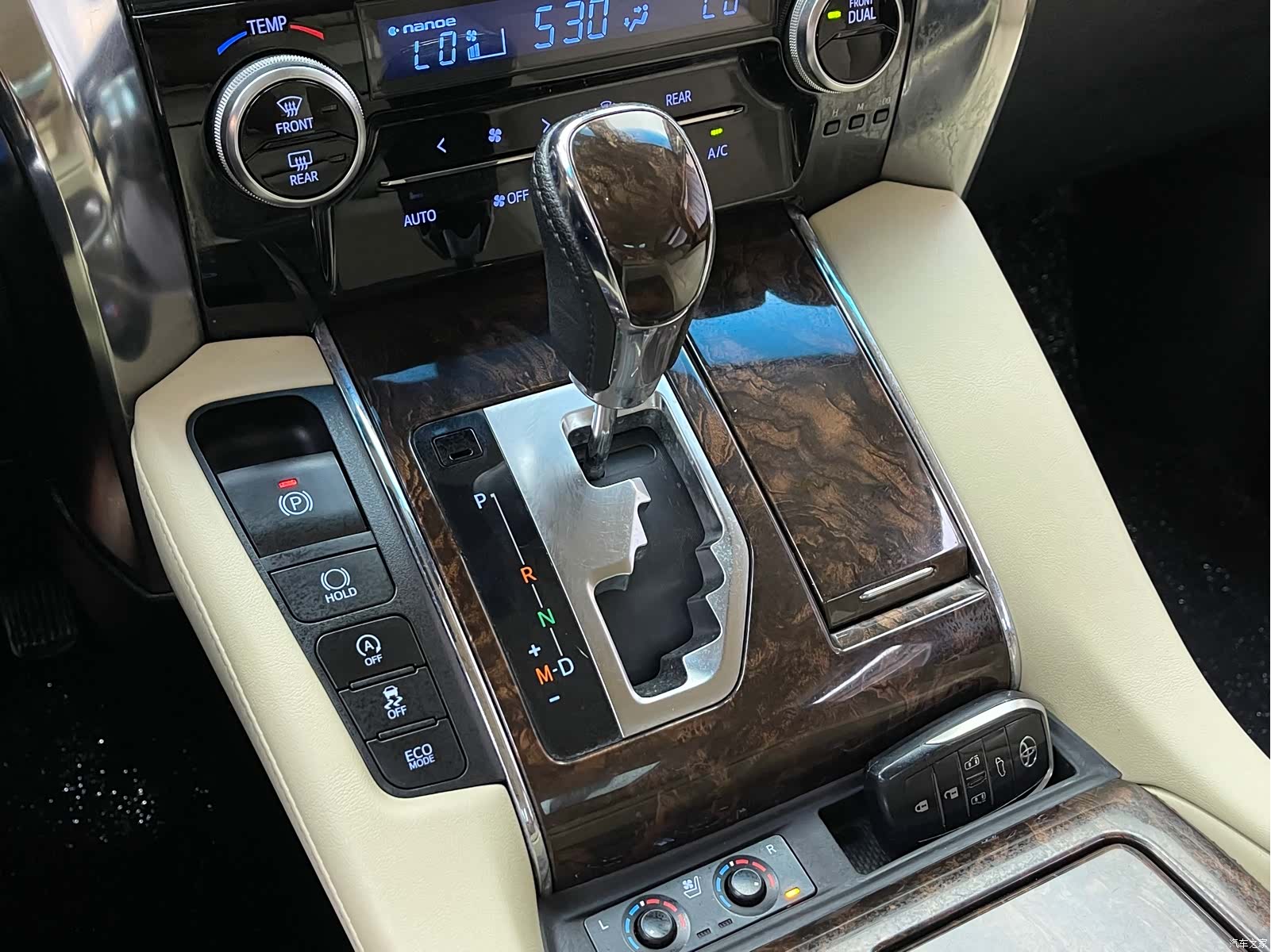 Toyota Alphard, 2019 13