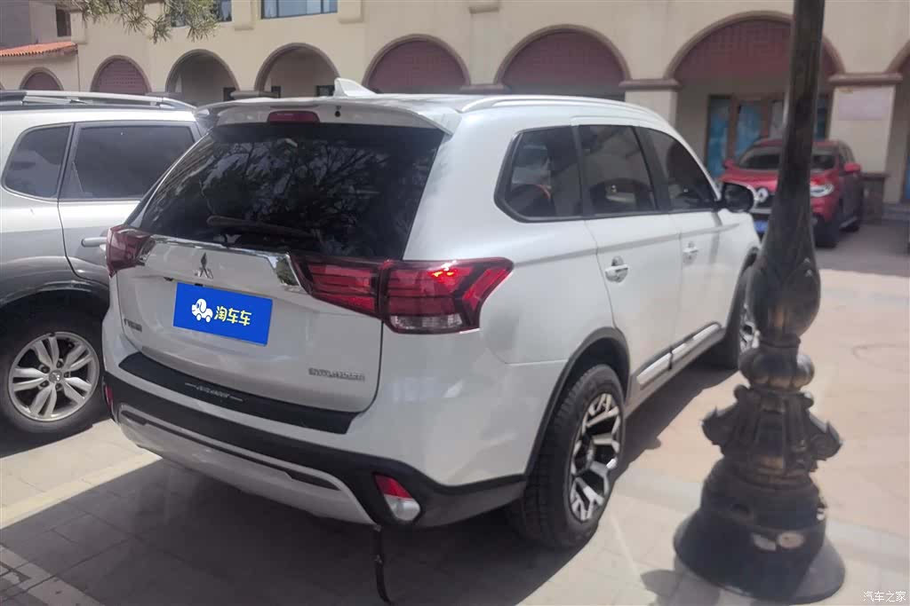 Mitsubishi Outlander, 2020 3