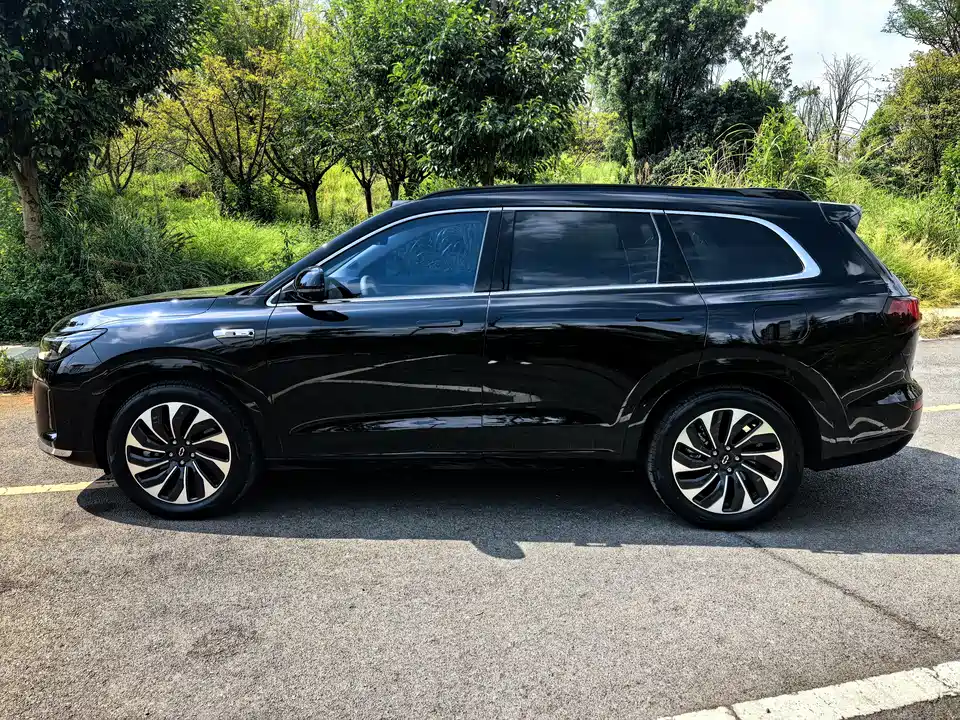 AITO Ask the world M7