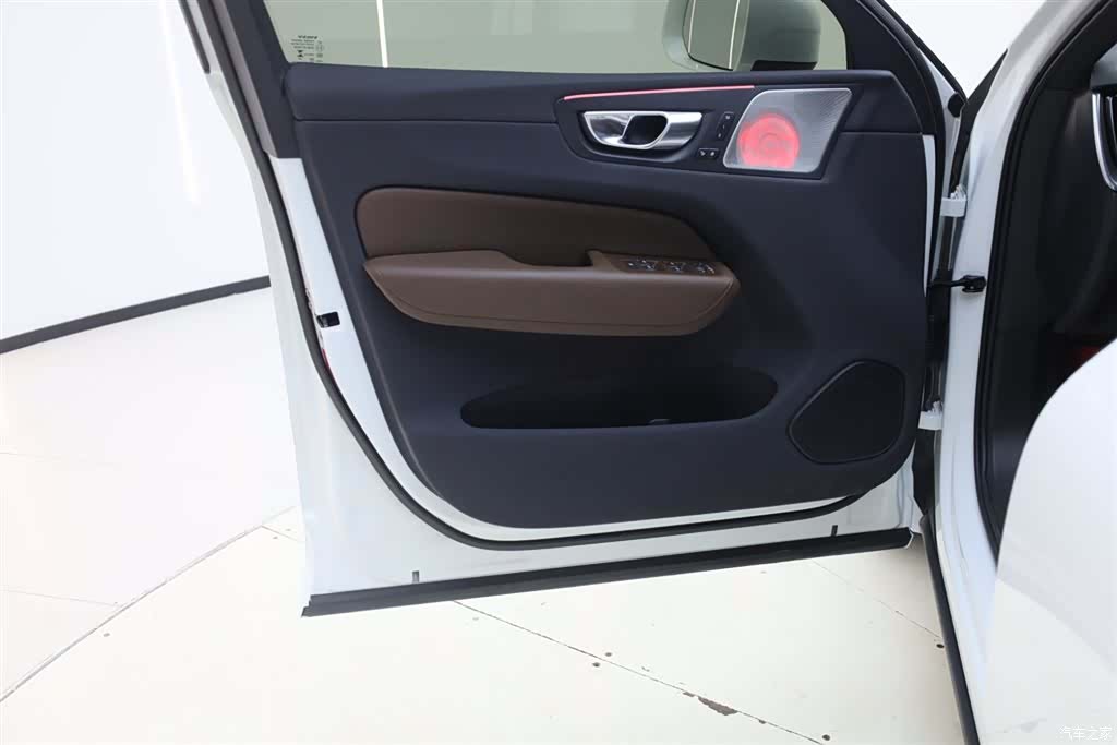 Volvo XC60, 2024 30