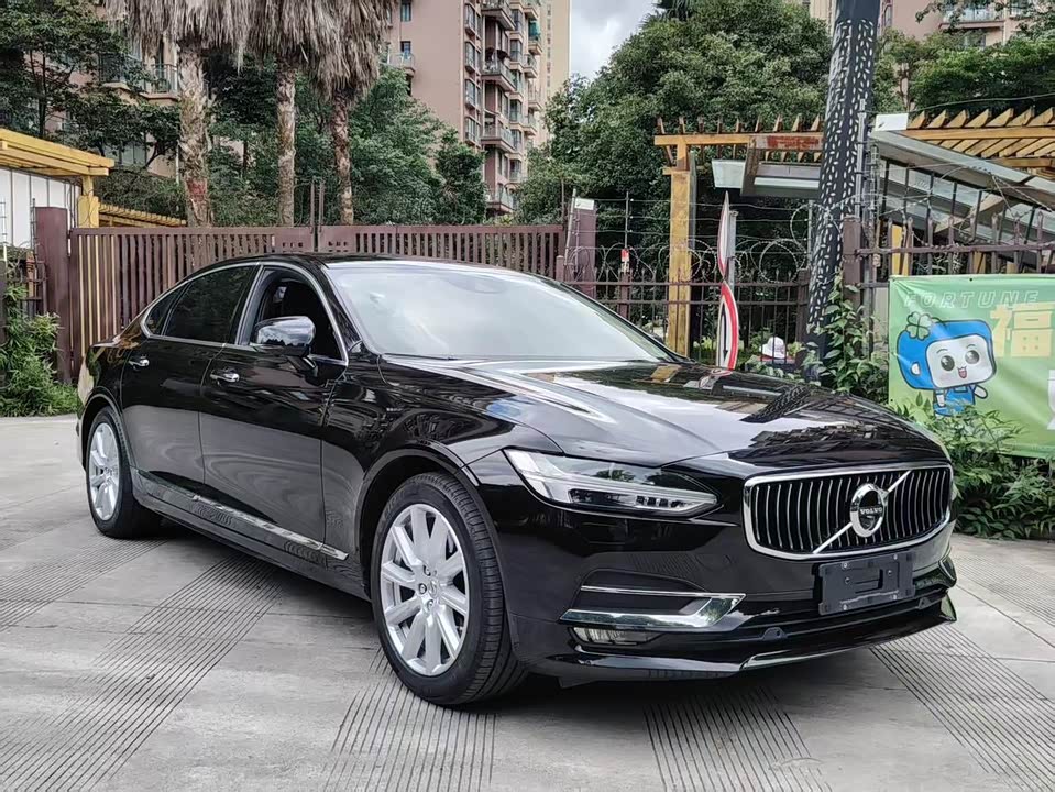 Volvo S90
