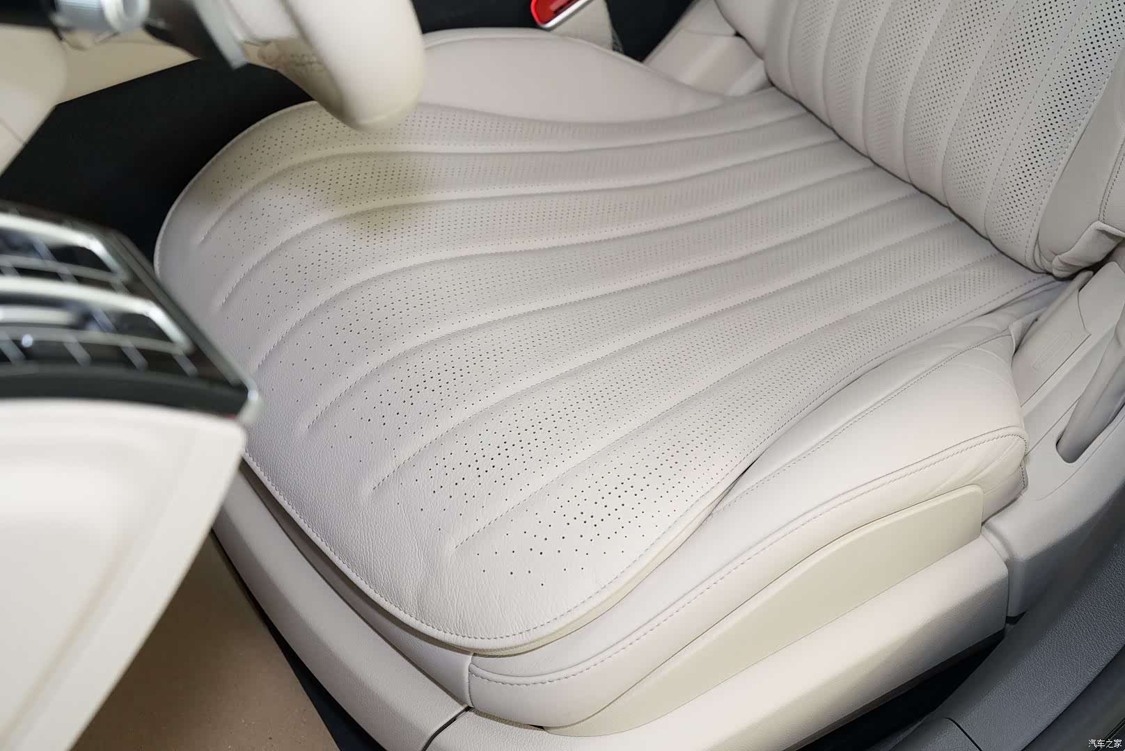 Mercedes-Benz S-Class, 2023 27