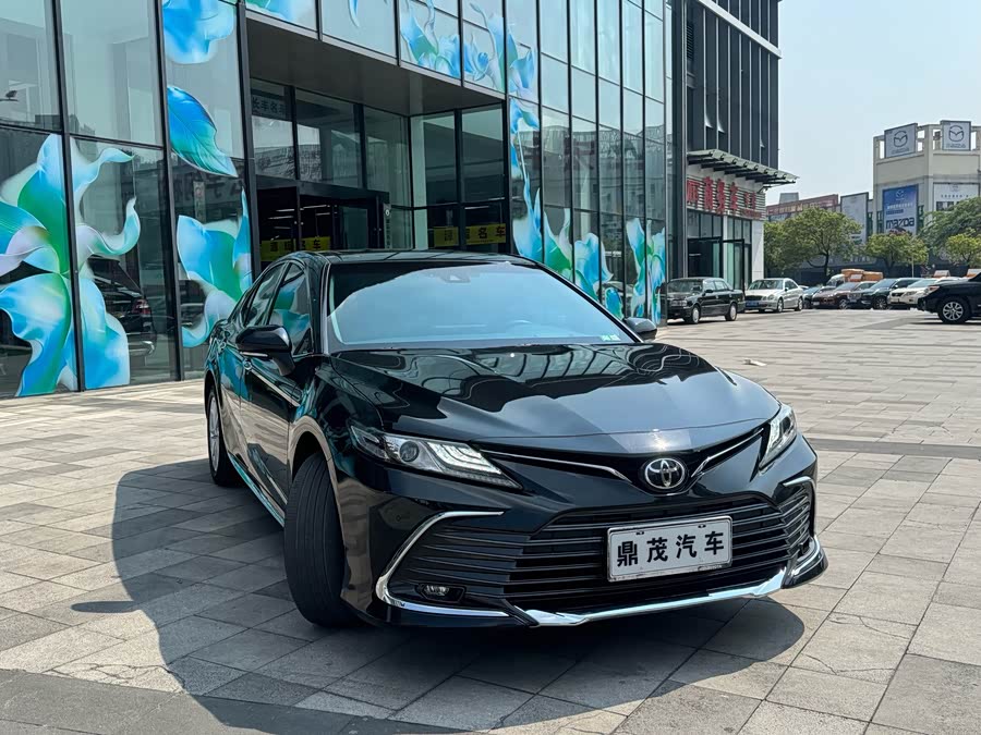 Toyota Camry 2023, фото 6