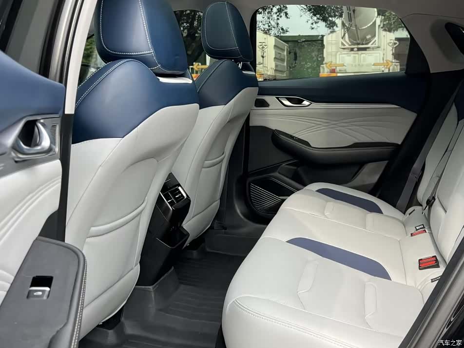 Geely Preface, 2022 6