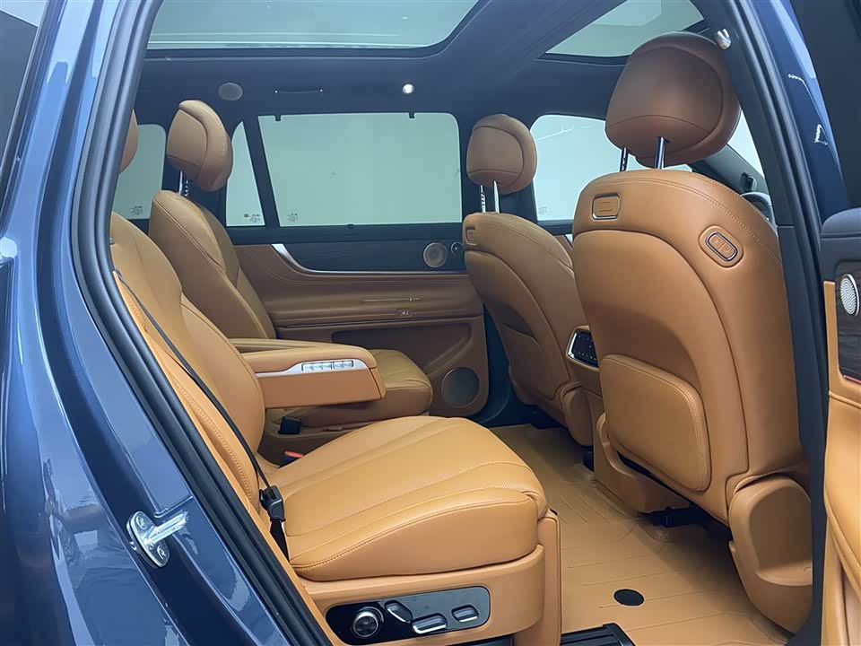 AITO Ask the world M9