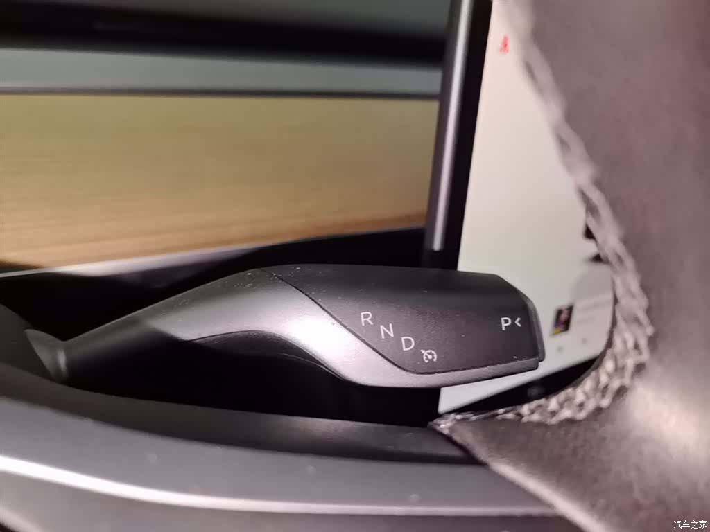 Tesla Model Y, 2022 14