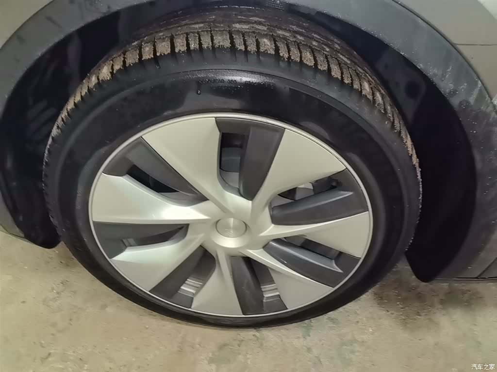 Tesla Model Y, 2022 23