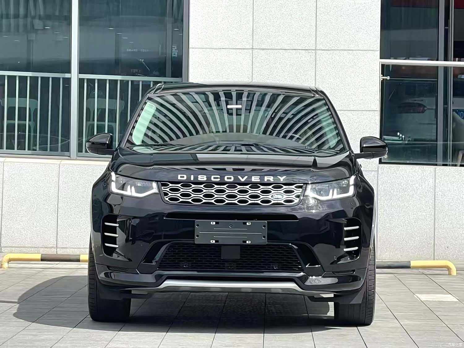 Land Rover Discovery, 2023 3