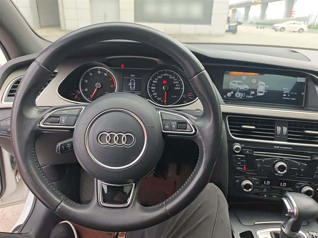 Audi A4L, 2015 10