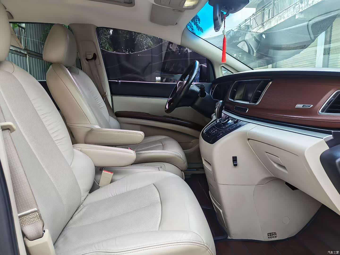Buick GL8, 2015 6