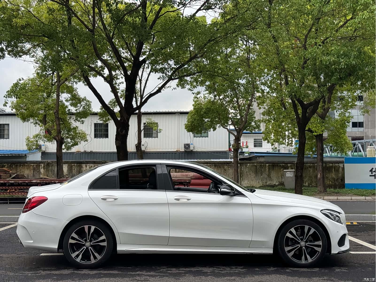Mercedes-Benz C-Class, 2015 9