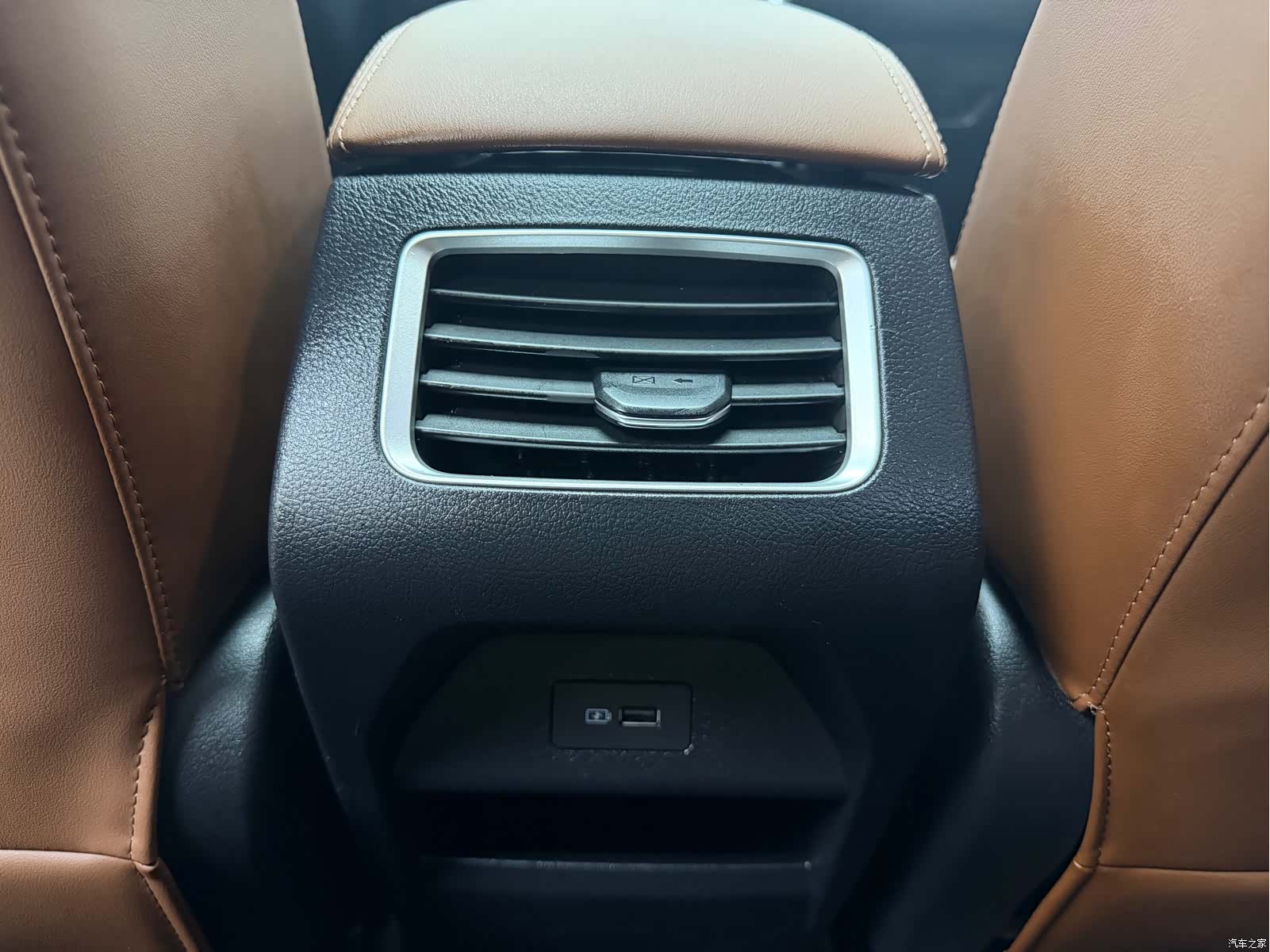 Geely X6, 2022 16