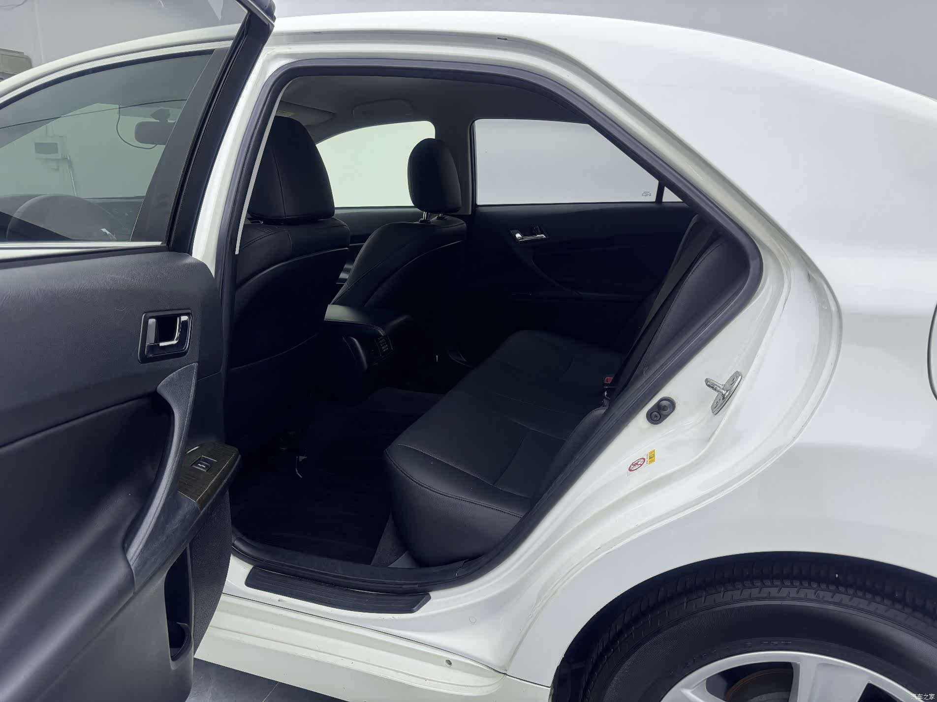 Toyota 2.5S, 2016 17