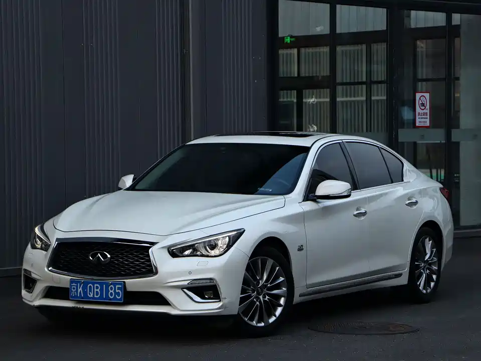 Infiniti Q50L