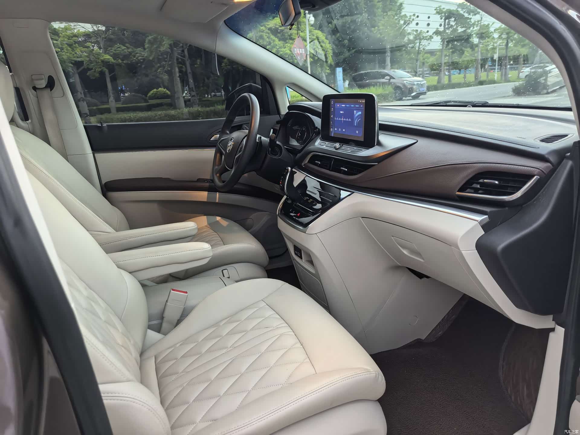 Buick GL8, 2023 11