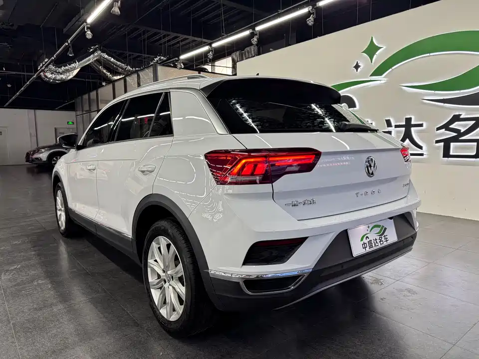 Volkswagen T-ROC exploring Songs