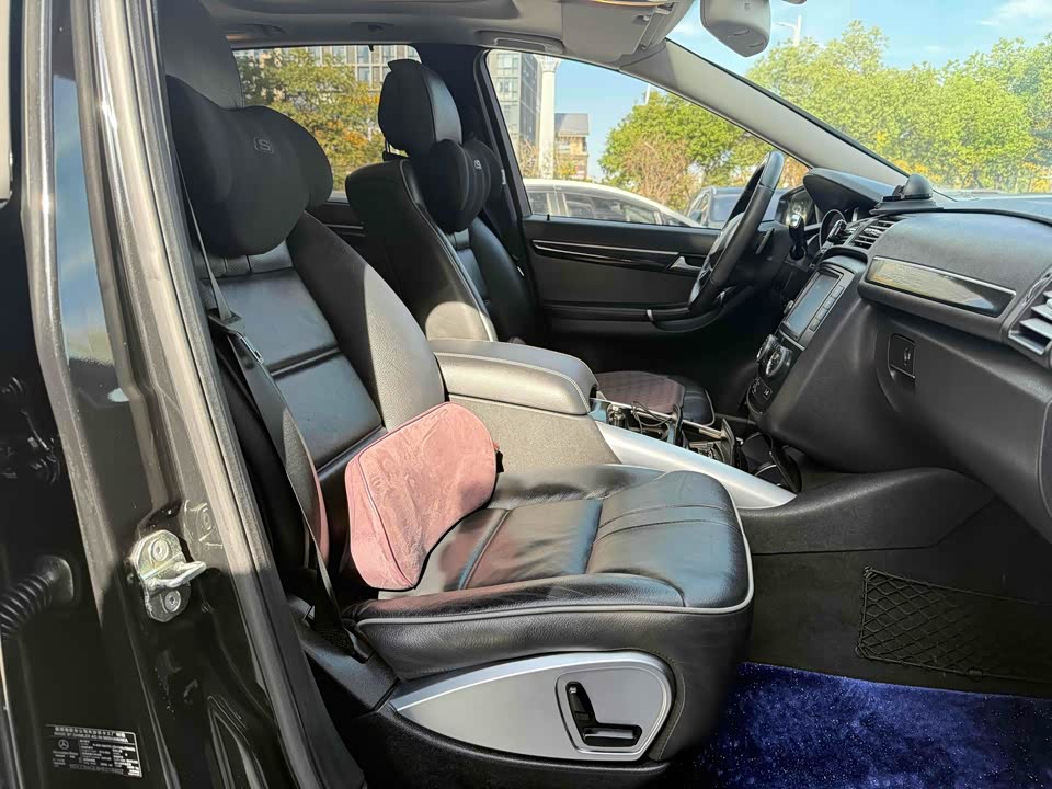 Mercedes-Benz R-class