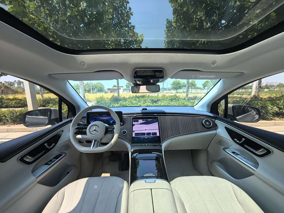 Mercedes-Benz EQE SUV Mercedes-Benz EQE SUV